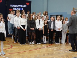 Dzien_Edukacji_Narodowej_Slubowanie_klas_I_2025
