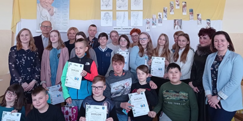 Miejski_konkurs_Zycie_i_podroze_Jana_Pawla_II_do_Polski